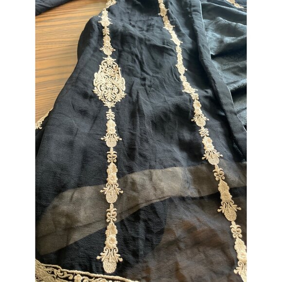 Needles Concepts black/Cream 3/4” sleeved midi dress - Picture 9 of 10